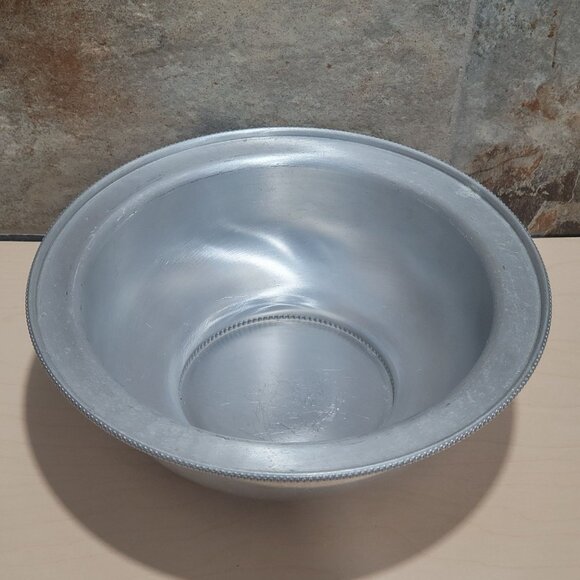 Vintage BW Buenilum Aluminum Serving Dish Bowl - Picture 2 of 9